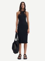 Samsøe Samsøe Sukienka codzienna Erin F23100111 Czarny Slim Fit. Czarne sukienki Samsøe & Samsøe, na co dzień, xs, bez wzorów, z syntetyku, bez kołnierzyka, bez ramiączek, proste. Za 399.99 zł.