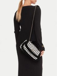 Guess Torebka Cristi HWQT81 39210 Czarny. Czarne torebki klasyczne Guess, z aplikacjami, z materiału, bez dodatków. Za 379.99 zł.