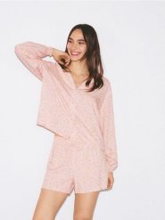 Wzorzysta piżama z wiskozy - pastelowy róż. Czerwone piżamy Reserved, l, bez wzorów, z wiskozy, bez kołnierzyka, bez ramiączek. Za 139.99 zł.