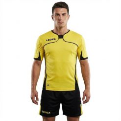 Zestaw piłkarski Setubal MC koszulka i spodenki żółto-czarne. Czarne szorty sportowe LEGEA, bez wzorów, z bawełny, na fitness i siłownię. Za 56.00 zł.