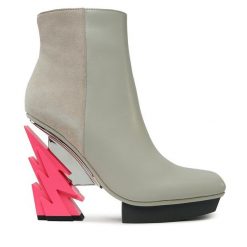 Botki United Nude. Białe botki United Nude, bez wzorów, bez obcasa, na słupku, bez zapięcia. Za 2,779.00 zł.