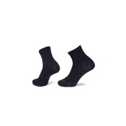 Skarpety trekkingowe Ultralight Micro NGEV03. Czarne skarpetki sportowe NA GIEAN, bez wzorów, z wełny, trekkingowe. Za 39.99 zł.