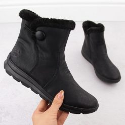 Botki damskie z futerkiem zimowe czarne Rieker Z0080-00. Czarne botki Rieker, bez wzorów, ze skóry ekologicznej, bez obcasa, bez zapięcia. Za 262.49 zł.