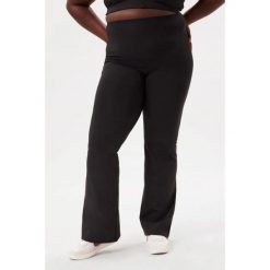 Damskie legginsy Girlfriend Collective. Czarne legginsy GIRLFRIEND COLLECTIVE, bez wzorów, sportowe. Za 392.50 zł.