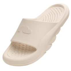 Klapki Kubota Futuro Cloud. Brązowe klapki Kubota, bez wzorów, z materiału, bez obcasa, bez zapięcia. Za 139.99 zł.