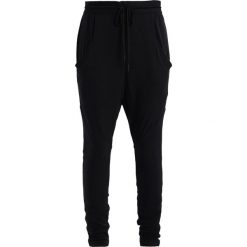 Free People NEW AGE JOGGER Spodnie treningowe black. Spodnie sportowe marki Free People. Za 349.00 zł.