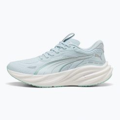Buty do biegania damskie PUMA Magnify Nitro 3. Niebieskie buty do biegania Puma, bez wzorów, bez zapięcia, do biegania. Za 519.99 zł.