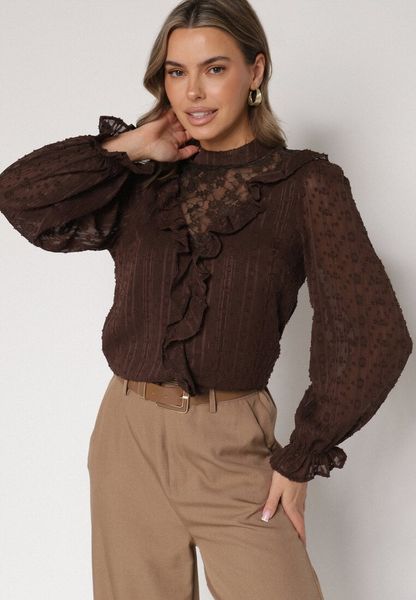 Brązowa Bluzka Zdobiona Koronką Falbankami i Metaliczną Nicią Feralea. Brązowe bluzki Born2be, l, z aplikacjami, z jeansu, biznesowe, bez kołnierzyka, bez ramiączek. Za 109.99 zł.