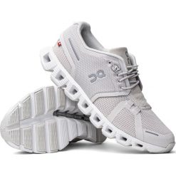 Buty treningowe damskie szare On Running Cloud 5. Szare buty treningowe On Running, bez wzorów, z tkaniny, bez zapięcia. Za 599.00 zł.