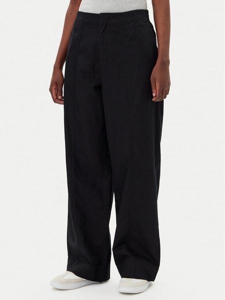Calvin Klein Jeans Spodnie materiałowe J20J225340 Czarny Relaxed Fit. Czarne spodnie materiałowe Calvin Klein Jeans, bez wzorów, z bawełny. Za 279.99 zł.