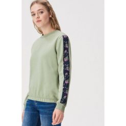Bluza ze wzorzystymi lampasami - Zielony. Bluzy marki Sinsay. Za 39.99 zł.