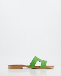 SKÓRZANE KLAPKI H VIT VERDE. Klapki Venezia, bez wzorów, ze skóry, bez obcasa, bez zapięcia. Za 139.00 zł.