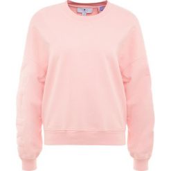7 for all mankind Bluza quartz pink. Niebieskie bluzy marki comma casual identity, z materiału, casualowe. W wyprzedaży za 377.40 zł.