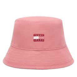 Kapelusz Tommy Jeans. Czerwone kapelusze Tommy Jeans, bez wzorów, z jeansu. Za 179.99 zł.
