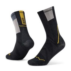 Skarpety biegowe Buff Coolnet Crew Sock CC. Szare skarpetki Buff, bez wzorów, z elastanu. Za 103.39 zł.