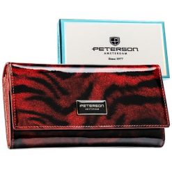 Czerwony, lakierowany portfel damski ze skóry naturalnej i ekologicznej zamykany zatrzaskiem PTN PS122-TDS Peterson. Czerwone portfele Peterson, bez wzorów, z lakierowanej skóry. Za 129.99 zł.