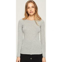 Bluzka Basic - Jasny szary. Szare bluzki Sinsay, l, bez wzorów, bez kołnierzyka, bez ramiączek. Za 14.99 zł.
