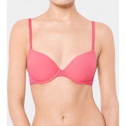Biustonosz "Zero Lace" w kolorze różowym. Czerwone biustonosze Triumph & Sloggi, bez wzorów, z koronki. W wyprzedaży za 56.95 zł.