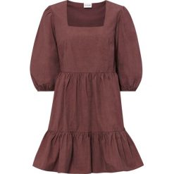 Sukienka z rękawami balonowymi. Czerwone sukienki bonprix, bez wzorów, bez kołnierzyka, bez ramiączek. Za 64.99 zł.