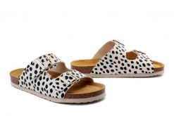 DR. BRINKMANN 700544-08 beige, klapki damskie. Brązowe klapki Dr. Brinkmann, bez wzorów, bez obcasa, bez zapięcia. Za 219.90 zł.