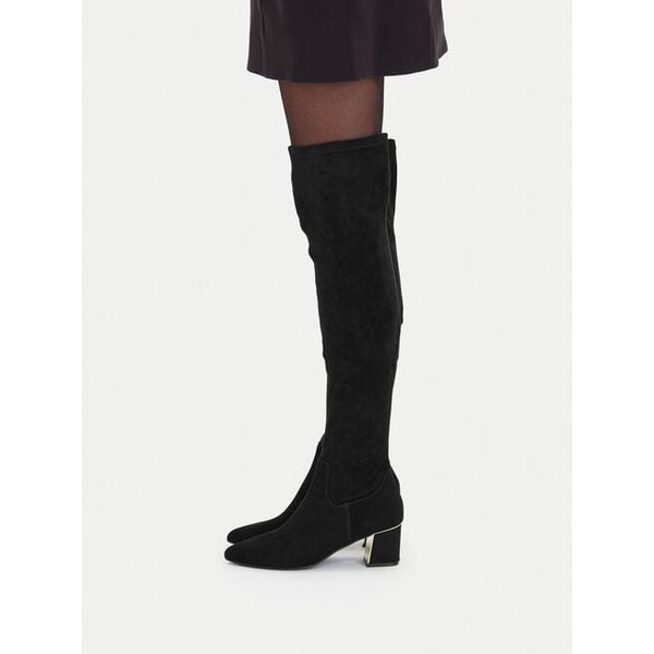 Muszkieterki Lasocki. Czarne kozaki Lasocki, bez wzorów, bez obcasa, na słupku, bez zapięcia. Za 299.99 zł.