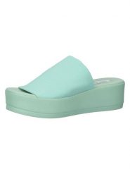 Steve Madden Klapki w kolorze zielonym rozmiar: 39. Zielone klapki Steve Madden, bez wzorów, klasyczne, z otwartym noskiem, bez obcasa, bez zapięcia. Za 126.99 zł.