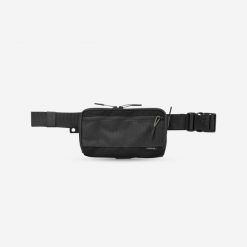 Organizer portfel trekkingowy Forclaz Travel XL. Czarne nerki i saszetki FORCLAZ, bez wzorów. Za 54.99 zł.