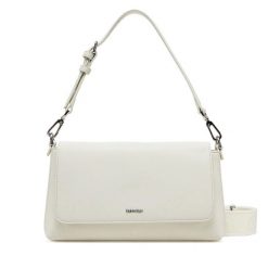 Torebka Calvin Klein. Torebki klasyczne Calvin Klein, bez wzorów, klasyczne, bez dodatków. Za 339.99 zł.