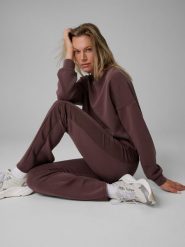 4F Legginsy z rozszerzanymi nogawkami damskie - brązowe XS. Brązowe legginsy 4f, bez wzorów, z dzianiny, klasyczne. Za 129.99 zł.