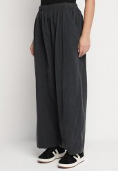Ciemnoszare Szerokie Spodnie z Bawełny z Wysokim Stanem Florili. Szare jeansy Born2be, bez wzorów, z bawełny, eleganckie, z podwyższonym stanem. W wyprzedaży za 110.49 zł.