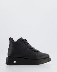 SKÓRZANE BOTKI DAMSKIE 3113101 BLACK. Czarne botki Venezia, bez wzorów, ze skóry, bez obcasa, bez zapięcia. Za 249.00 zł.