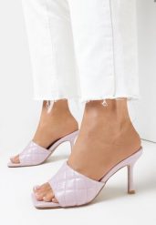 Liliowe Klapki Thalaxise. Fioletowe klapki Born2be, z aplikacjami, ze skóry ekologicznej, eleganckie, z otwartym noskiem, bez obcasa, na obcasie, bez zapięcia. W wyprzedaży za 82.49 zł.