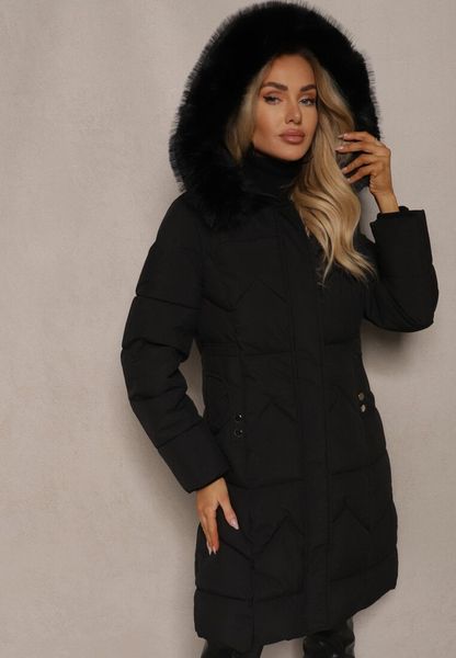 Czarna Taliowana Kurtka z Pikowanymi Przeszyciami i Kapturem z Futerkiem Tintelira. Czarne kurtki Renee, l, bez wzorów, z dzianiny, eleganckie. Za 299.99 zł.