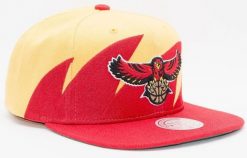 Mitchell & Ness NBA HWC Atlanta Hawks czapka snapback dwukolorowa. Żółte czapki z daszkiem Mitchell & Ness, bez wzorów, z bawełny, eleganckie. Za 178.99 zł.