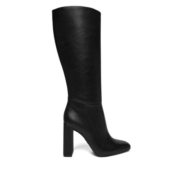 Kozaki Steve Madden. Czarne kozaki Steve Madden, bez wzorów, bez obcasa, na słupku, bez zapięcia. Za 729.99 zł.