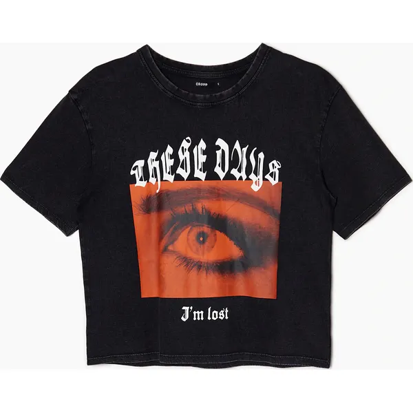 Czarny t-shirt z fotoprintem - Szary. Szare t-shirty Cropp, l, bez wzorów, bez kołnierzyka, bez ramiączek. Za 39.99 zł.