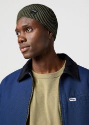 CZAPKA ZIMOWA UNISEX WRANGLER EASY BEANIE IVY GREEN 112372412. Zielone czapki zimowe Wrangler, bez wzorów. Za 89.99 zł.