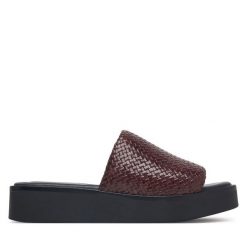 Klapki Vagabond Shoemakers. Brązowe klapki Vagabond Shoemakers, bez wzorów, bez obcasa, bez zapięcia. Za 519.99 zł.