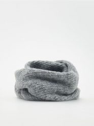 Dzianinowy komin - ciemnoszary. Szare szaliki i kominy Reserved, bez wzorów, z dzianiny. W wyprzedaży za 49.99 zł.