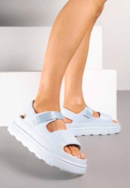 Niebieskie Sandały Chunky z Pianki na Platformie Zapinane na Rzep Oballia. Niebieskie sandały Renee, bez wzorów, eleganckie, bez obcasa, na platformie, bez zapięcia. Za 59.99 zł.