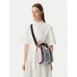 Torebka Tommy Hilfiger. Niebieskie torebki klasyczne Tommy Hilfiger, bez wzorów, klasyczne, bez dodatków. Za 649.99 zł.