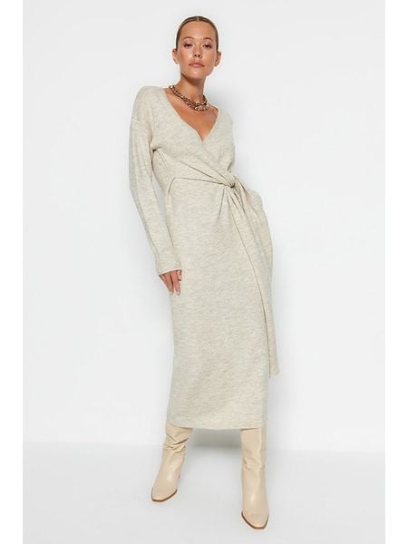 Trendyol Sukienka w kolorze beżowym rozmiar: S. Brązowe sukienki Trendyol, s, bez wzorów, bez kołnierzyka, bez ramiączek, maxi. Za 78.84 zł.