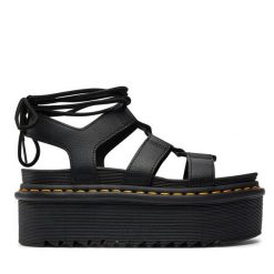Sandały Dr. Martens. Czarne sandały Dr Martens, bez wzorów, bez obcasa, na koturnie, bez zapięcia. Za 499.99 zł.