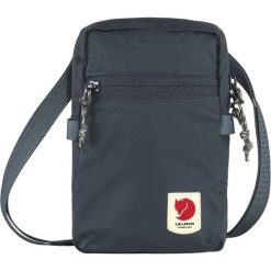 Saszetka na szyję Fjallraven High Coast Pocket - navy. Niebieskie nerki i saszetki Fjällräven, bez wzorów, sportowe, bez dodatków. Za 179.00 zł.