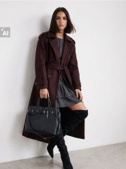 Dwurzędowy płaszcz z paskiem - bordowy. Czerwone płaszcze Sinsay, l, bez wzorów, bez kaptura. Za 139.99 zł.