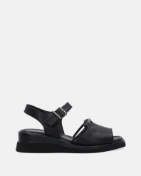 CZARNE SANDAŁY NA KOTURNIE VE-026 BLACK. Czarne sandały Venezia, bez wzorów, ze skóry, bez obcasa, na koturnie, bez zapięcia. Za 279.00 zł.
