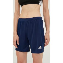 Adidas Performance szorty treningowe Entrada 22 damskie kolor granatowy gładkie high waist. Niebieskie szorty sportowe adidas Performance, bez wzorów, z materiału, z podwyższonym stanem, na fitness i siłownię. W wyprzedaży za 51.99 zł.