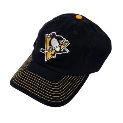 Czapka hokejowa Fanatics NHL Penguins w kolorze czarnym. Czarne czapki z daszkiem FANATICS, bez wzorów. Za 173.78 zł.