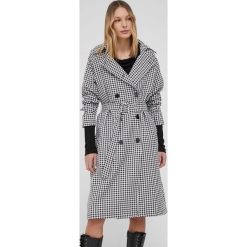 Answear Lab trencz damski kolor czarny przejściowy dwurzędowy. Czarne płaszcze Answear Lab, l, bez wzorów, bez kaptura. W wyprzedaży za 299.99 zł.