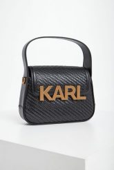 Torebka KARL LAGERFELD. Czarne torebki klasyczne KARL LAGERFELD, bez wzorów, ze skóry, na ramię, bez dodatków. W wyprzedaży za 1,037.40 zł.